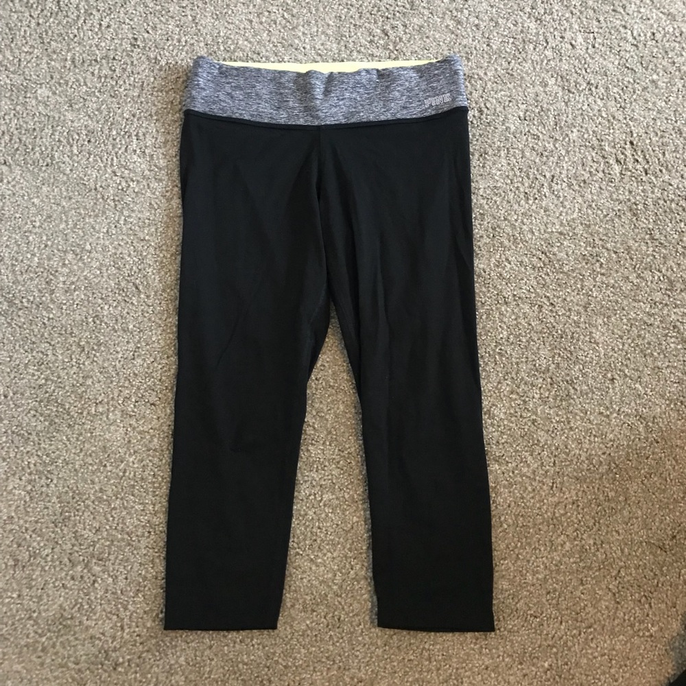 ❌SOLD❌ VS PINK Reversible Ultimate Crop Legging